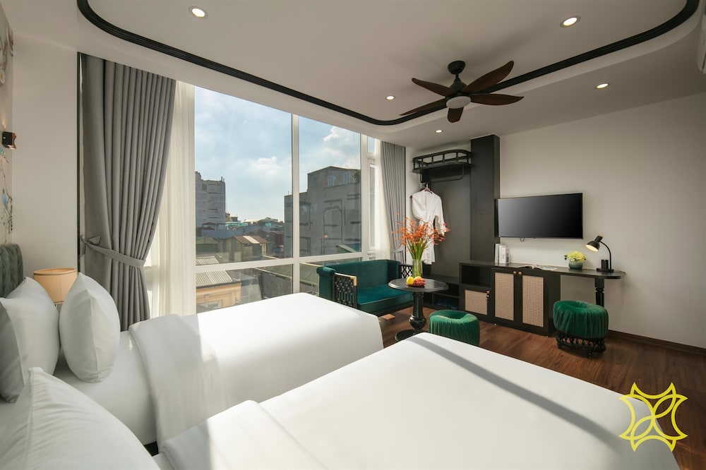 Luxury Twin Room, City View photo 3