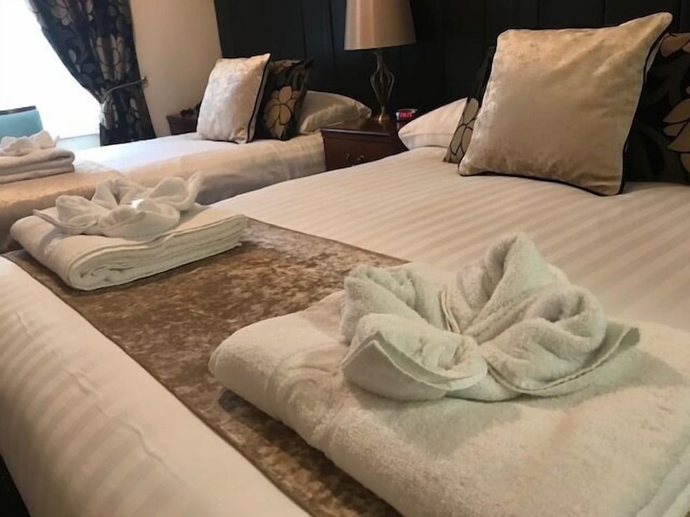 Suite, Ensuite photo 2