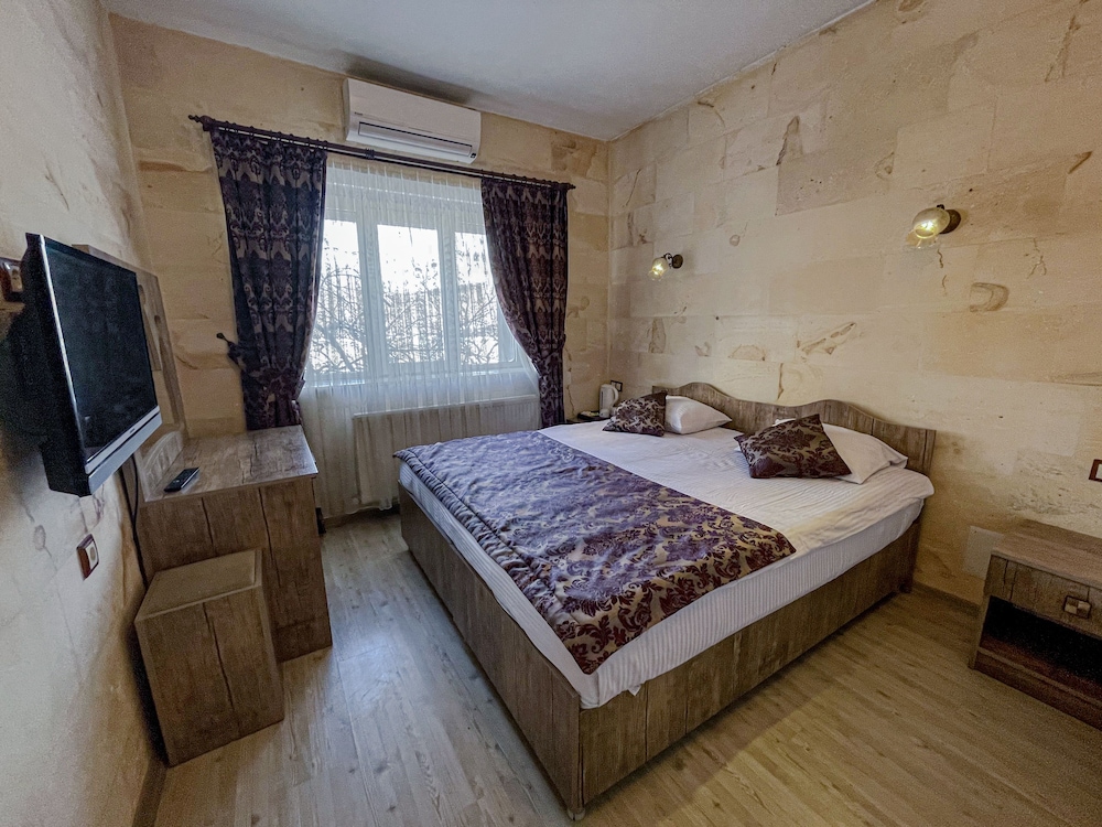Economy Double Room photo 1