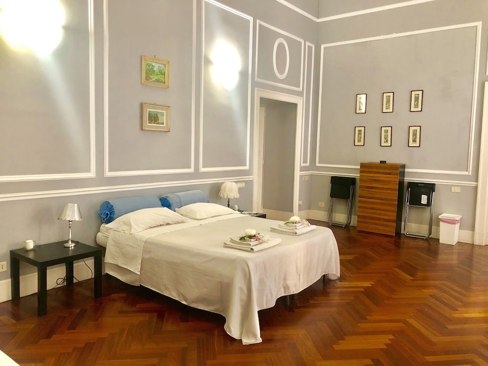 Royal Quadruple Room (Private External Bathroom )