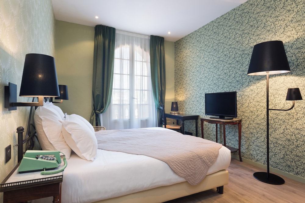 Classic Double Room - Photo 9