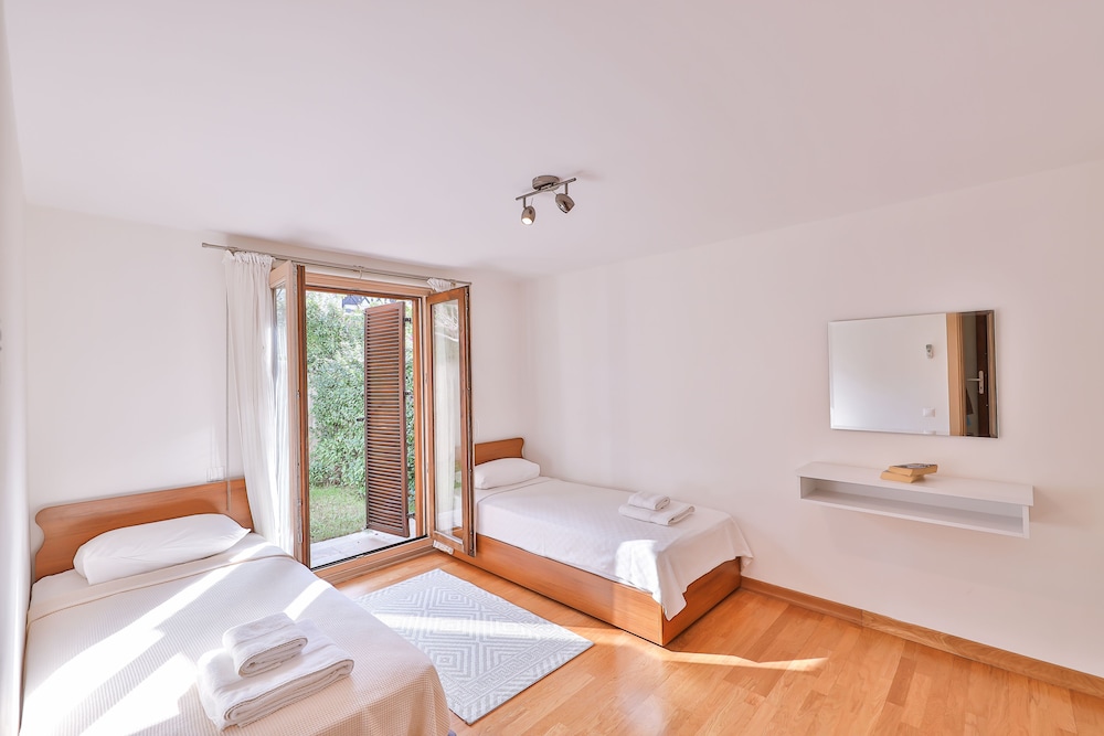 Dream House with sea view photo 2