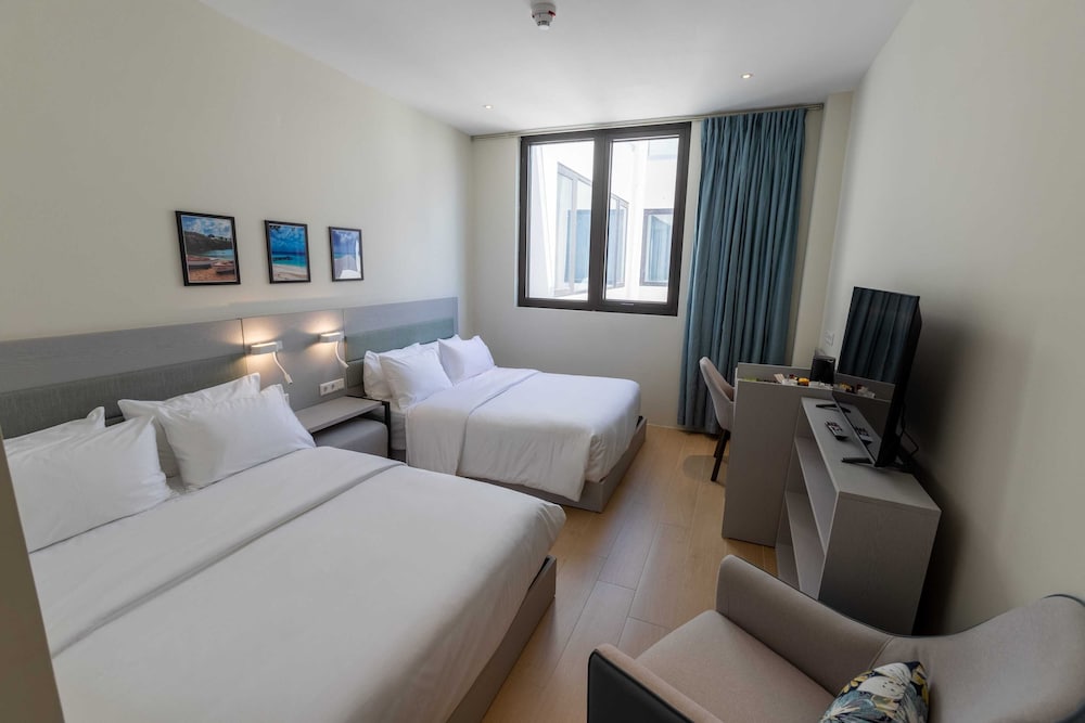Chambre « Premier », 2 grands lits, vue cour intérieure