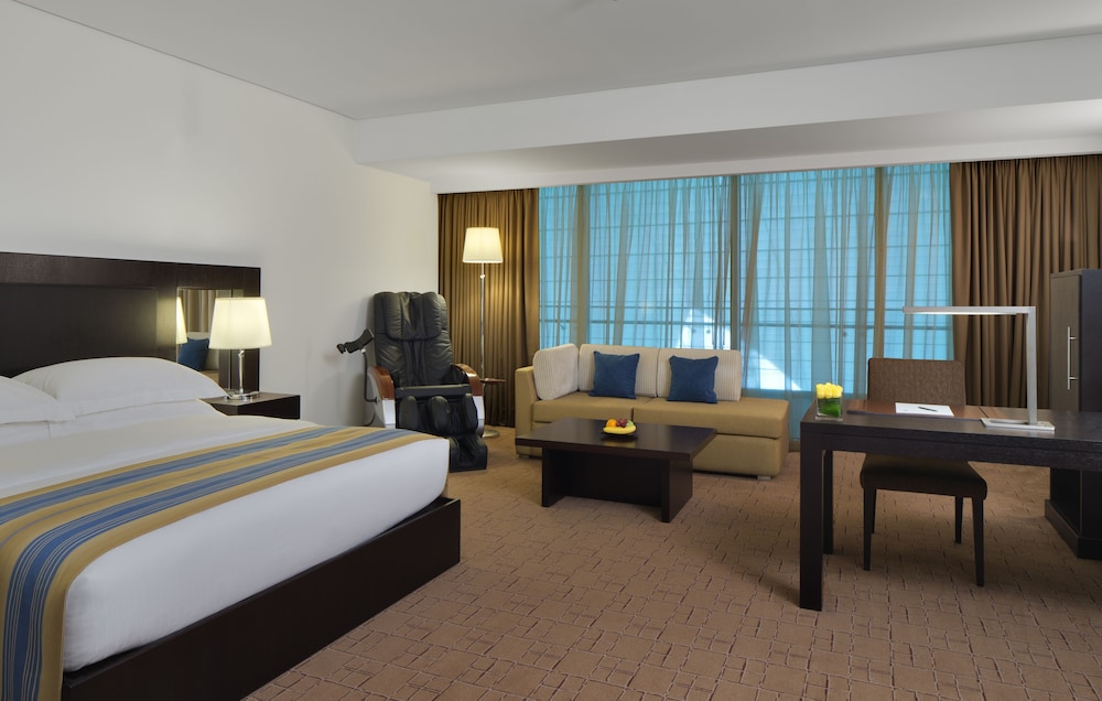 Junior Suite At Concourse A Near Gate A1 Or A24