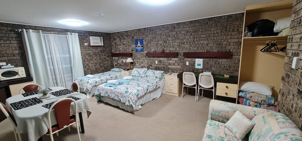 Family Twin Room, Non Smoking, Ground Floor photo 2