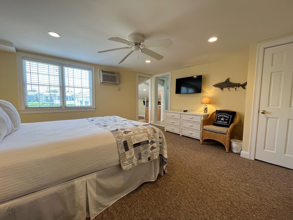 Room 8