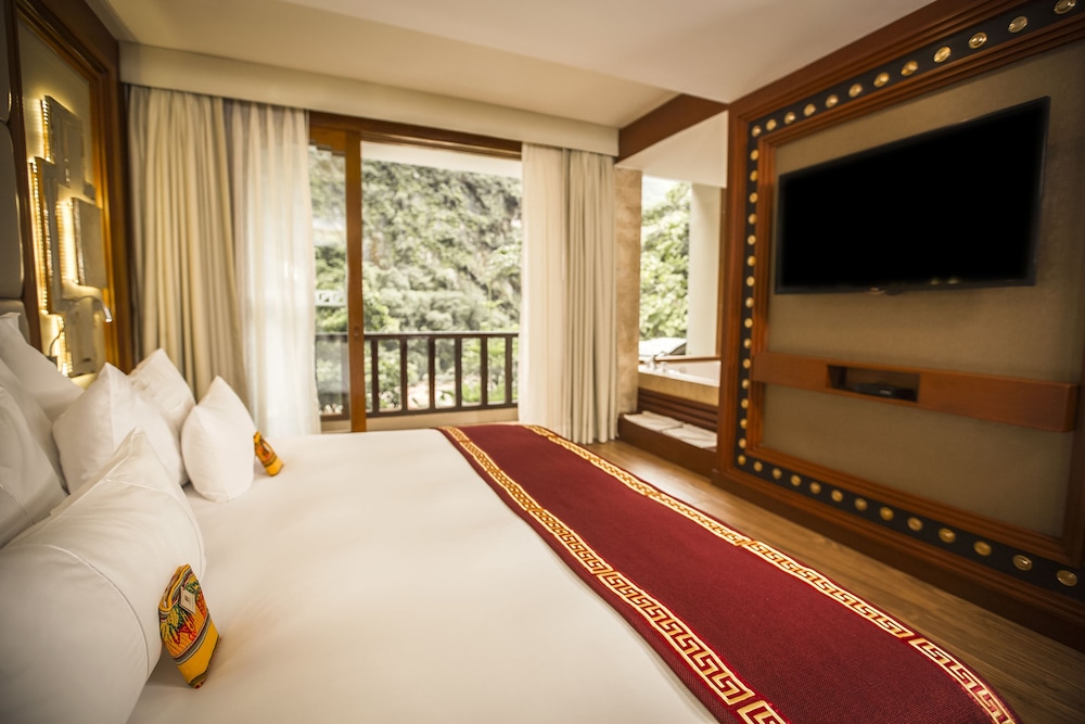 Junior Suite, 1 King Bed, River View - Photo 3