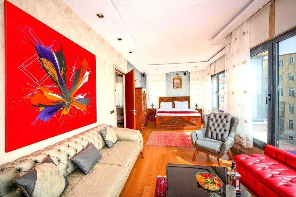 Luxury Suite photo 1