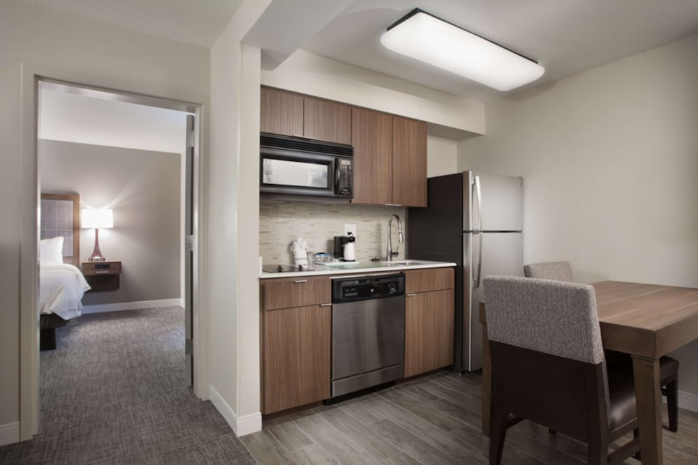 Suite, 1 King Bed, Accessible, Non Smoking - Photo 5