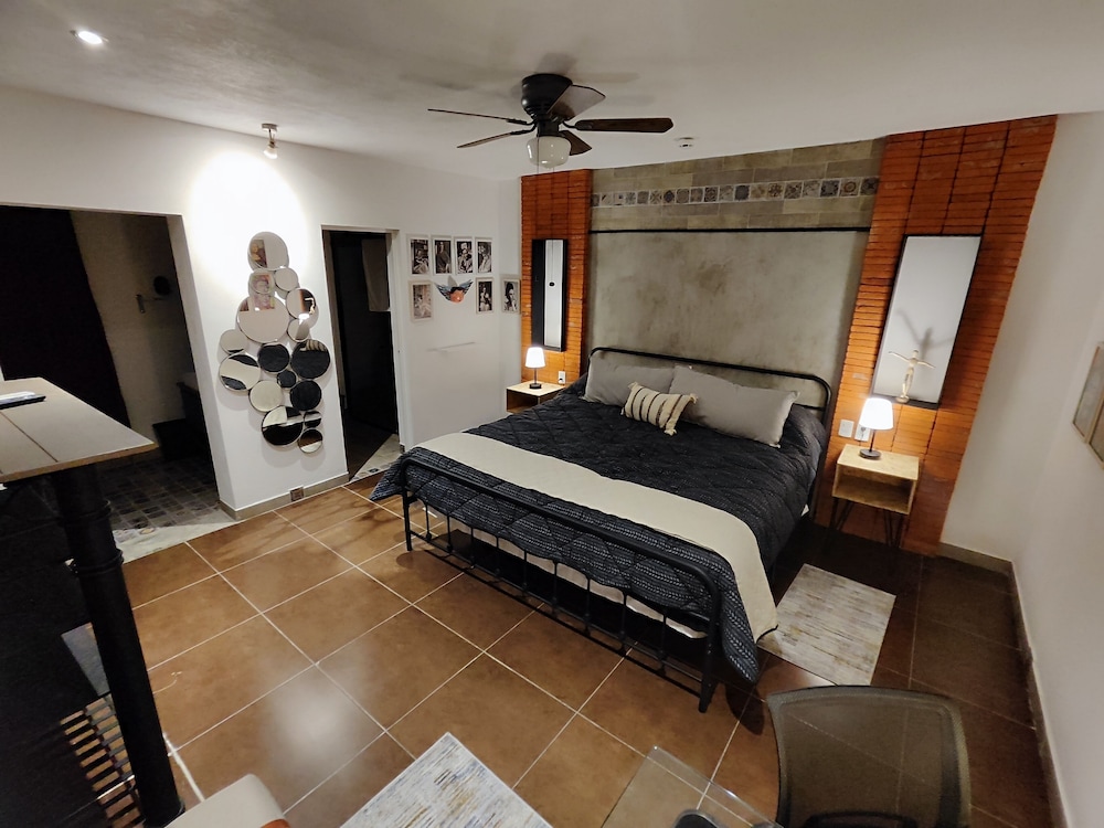 Business Room, Courtyard View
