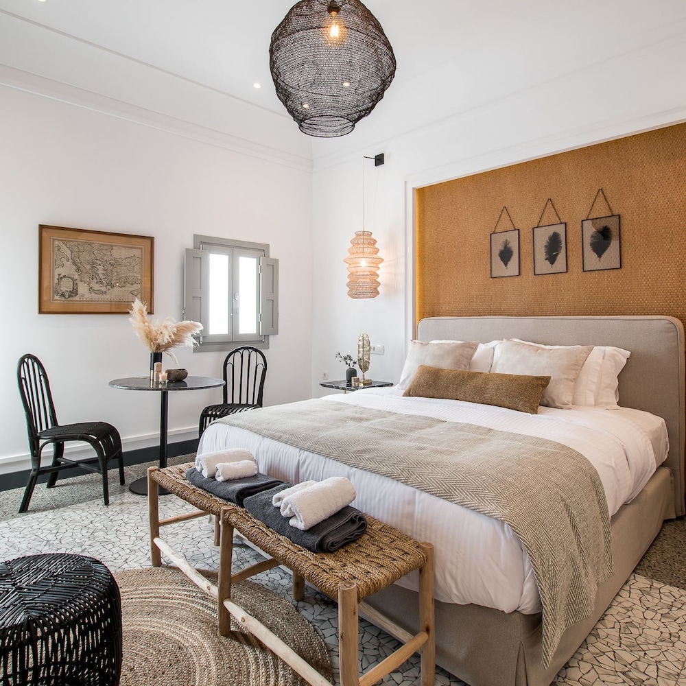 Honeymoon Suite, Hot Tub, Sea View