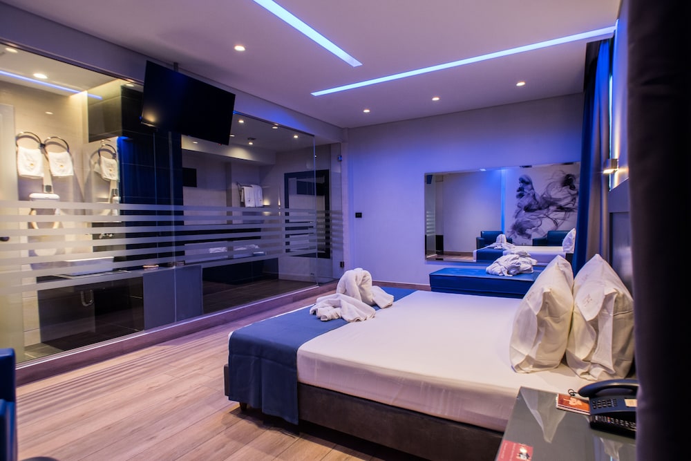 Classic Studio Suite, Balcony photo 1