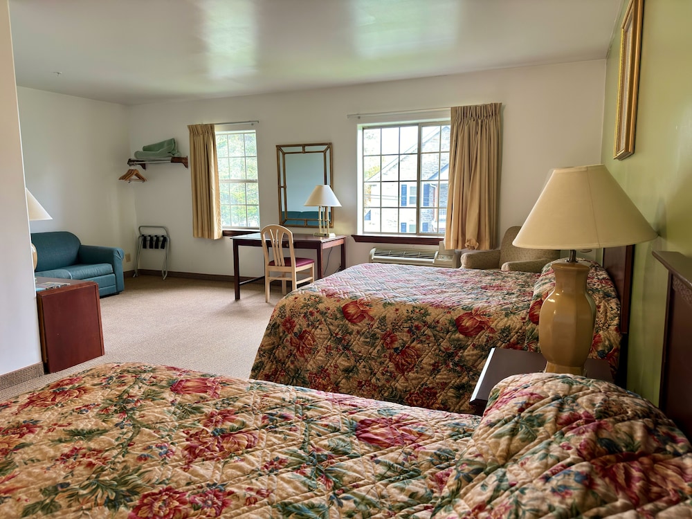 Room, 1 King Bed, Non Smoking - Photo 7
