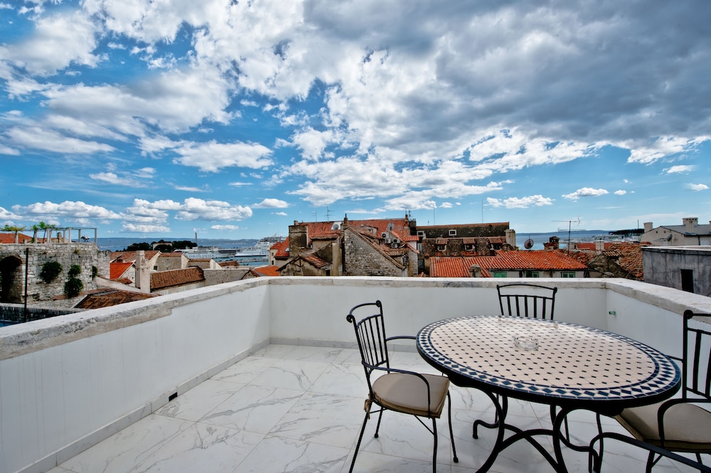 Deluxe Double Room, Sea View - Photo 20