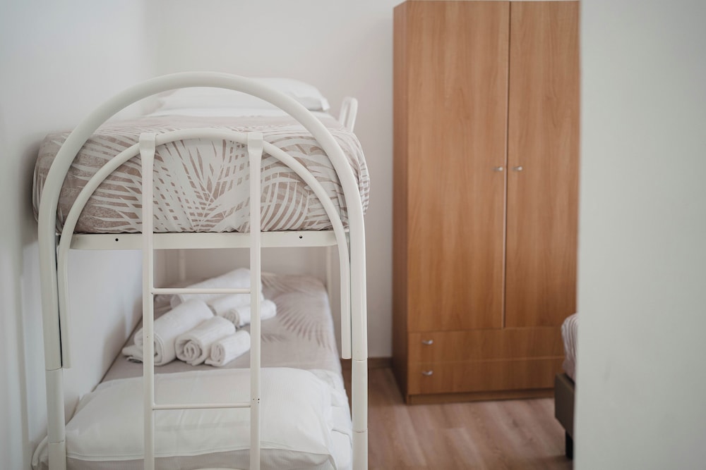 Deluxe Quadruple Room, Garden View photo 3
