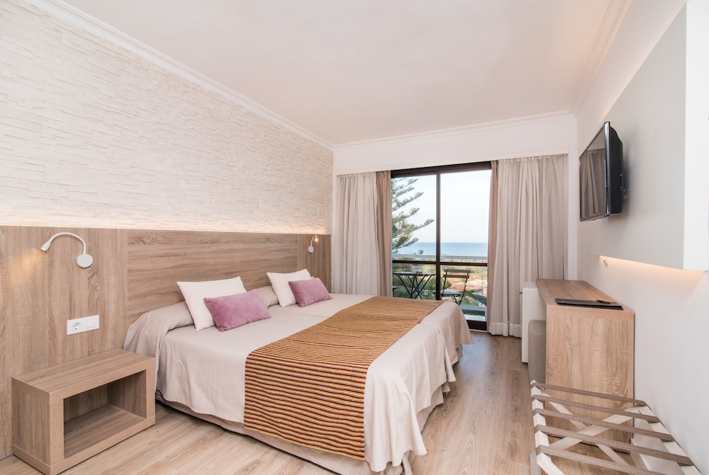 Habitación Doble, Vista al Mar (2 Adultos + 1 Niño)