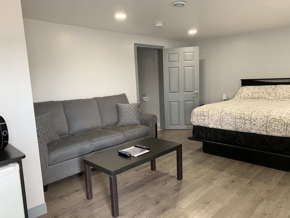 Junior Suite, Partial Ocean View photo 2