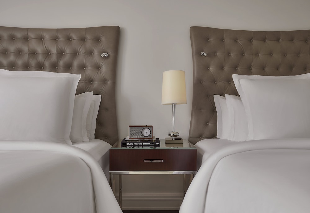 Deluxe Room, 2 Double Beds (Canal)