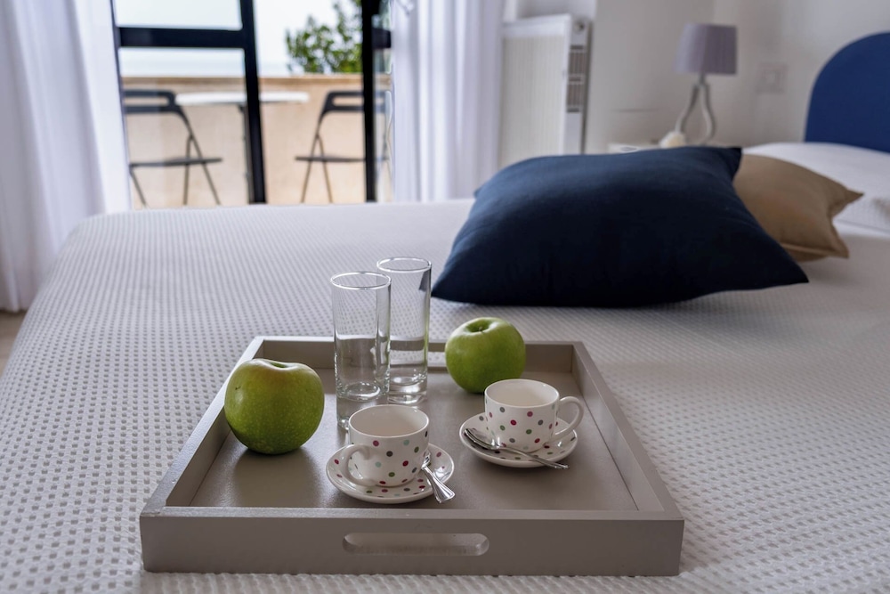 Classic Double or Twin Room, Sea View photo 2