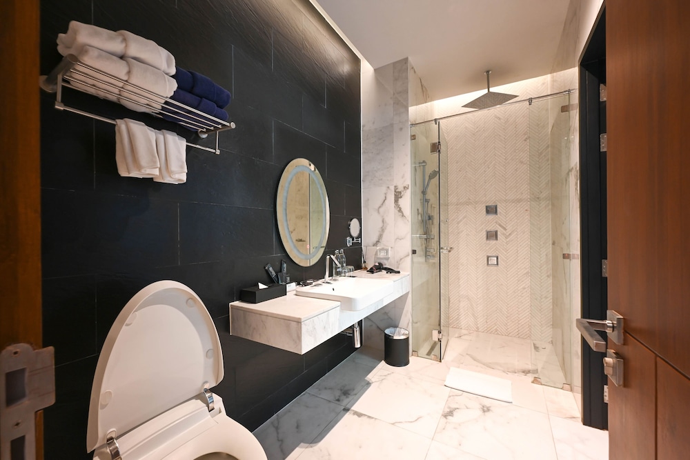 One-Bedroom Suite with Private Pool photo 2