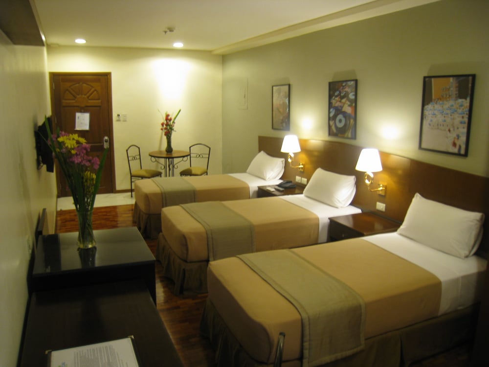 Deluxe Triple Room, 3 Twin Beds - Photo 2