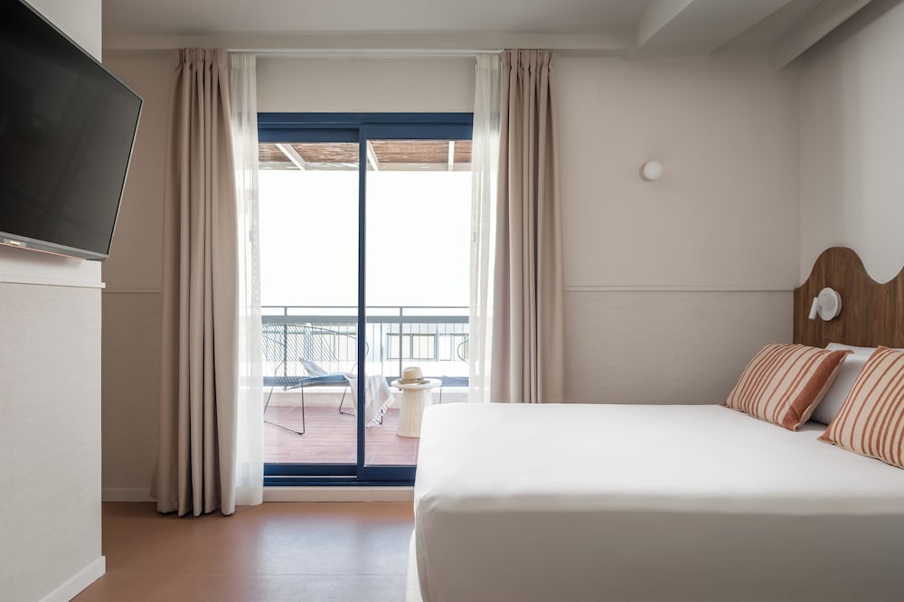 Standard Double Room, Terrace - Photo 5