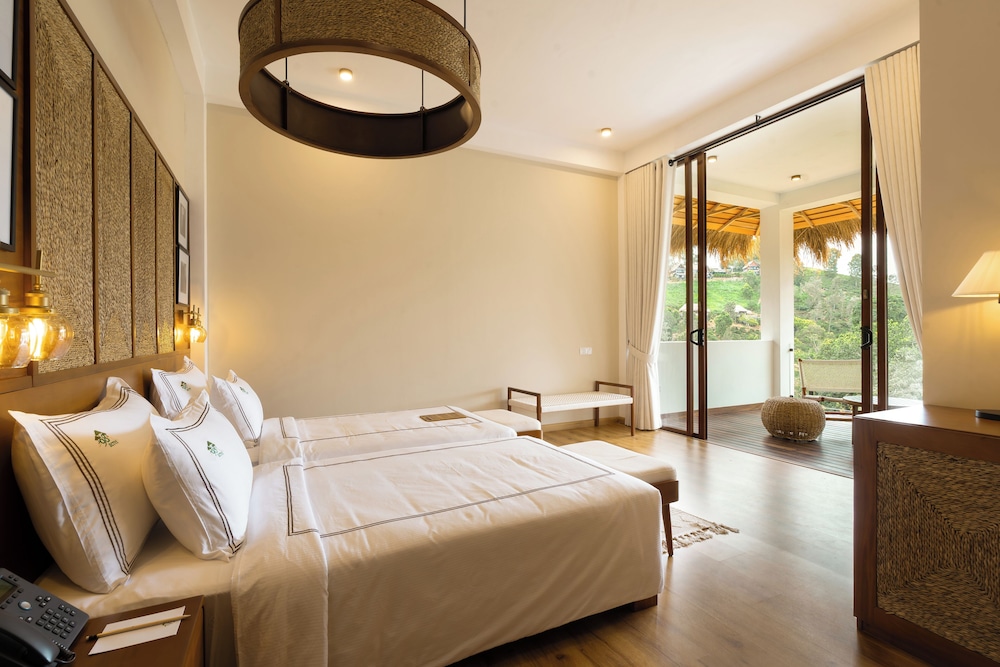 Suite, Balcony, Mountain View