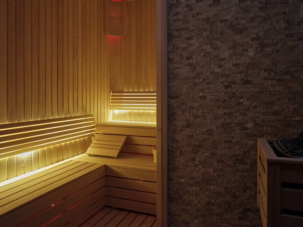 Single Room (3 Hours Usage + 1 Hours Facials Treat) photo 2