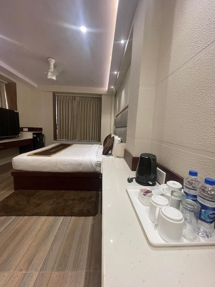 Deluxe Room, City View