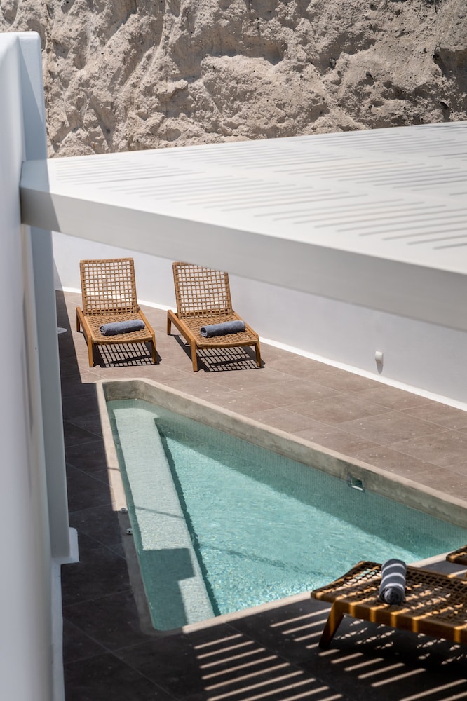 Two-bedroom Suite with heated plunge pool - Photo 9