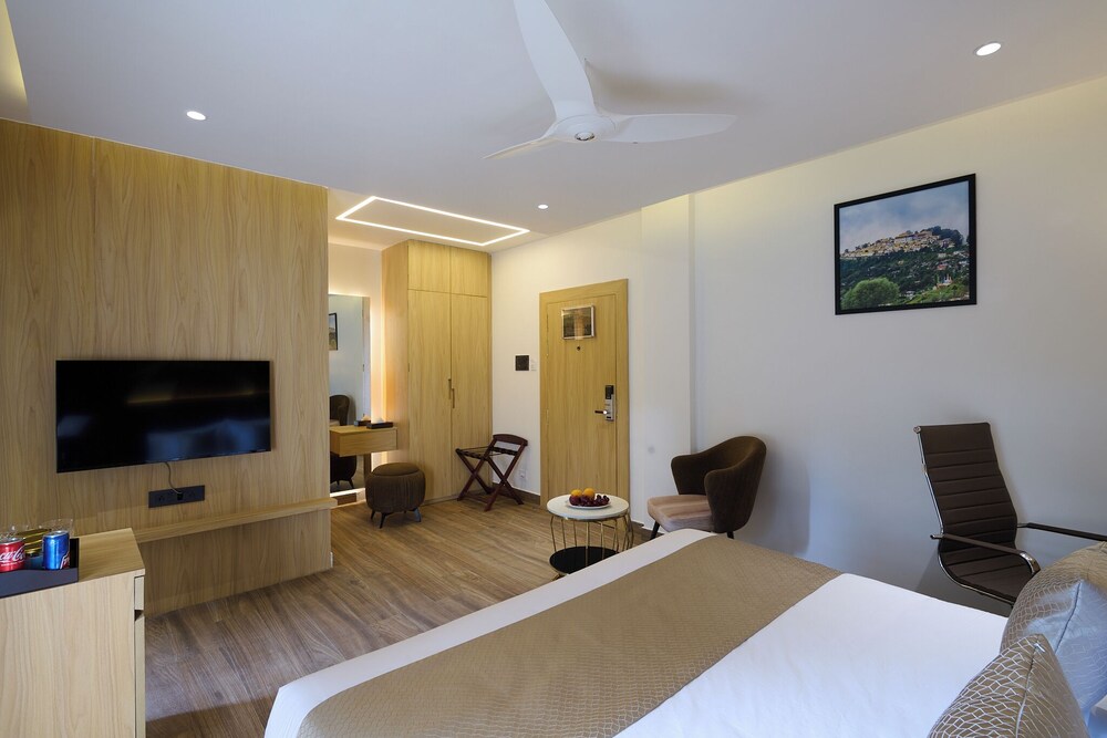 Executive Room, 1 King Bed photo 2