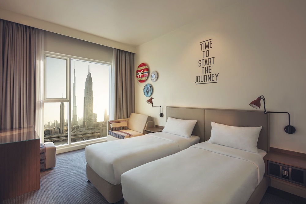 Rover Room Burj View - Free Shuttle Bus To The Beach & Dubai Mall