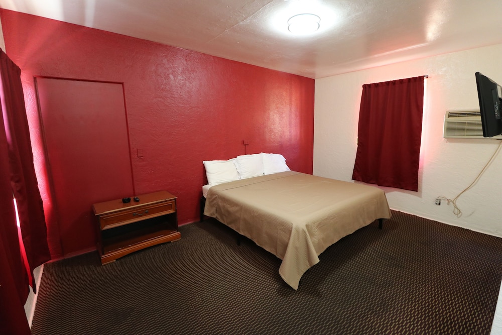 Standard Room, Smoking