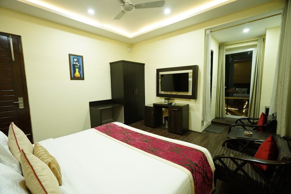 Deluxe Room - Photo 2