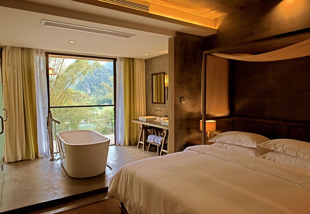 Deluxe Double Room With View photo 2
