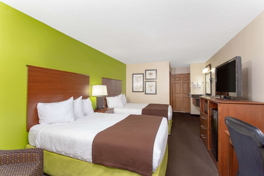 Room, 2 Queen Beds, Non Smoking photo 1