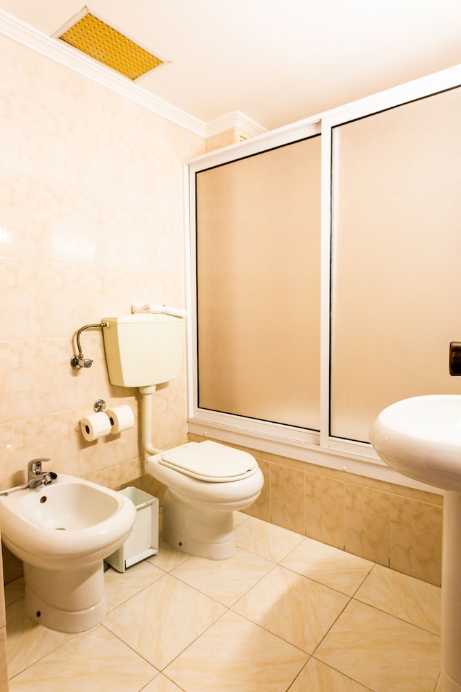 Triple Twin Room - Photo 4