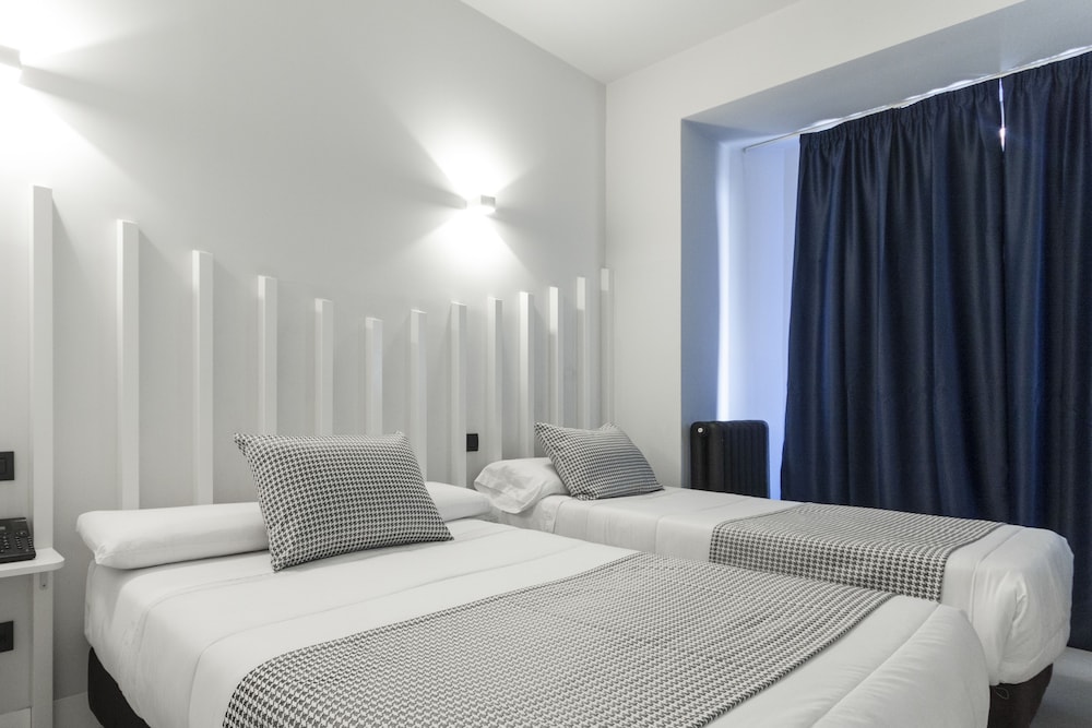 Triple Room, City View photo 3