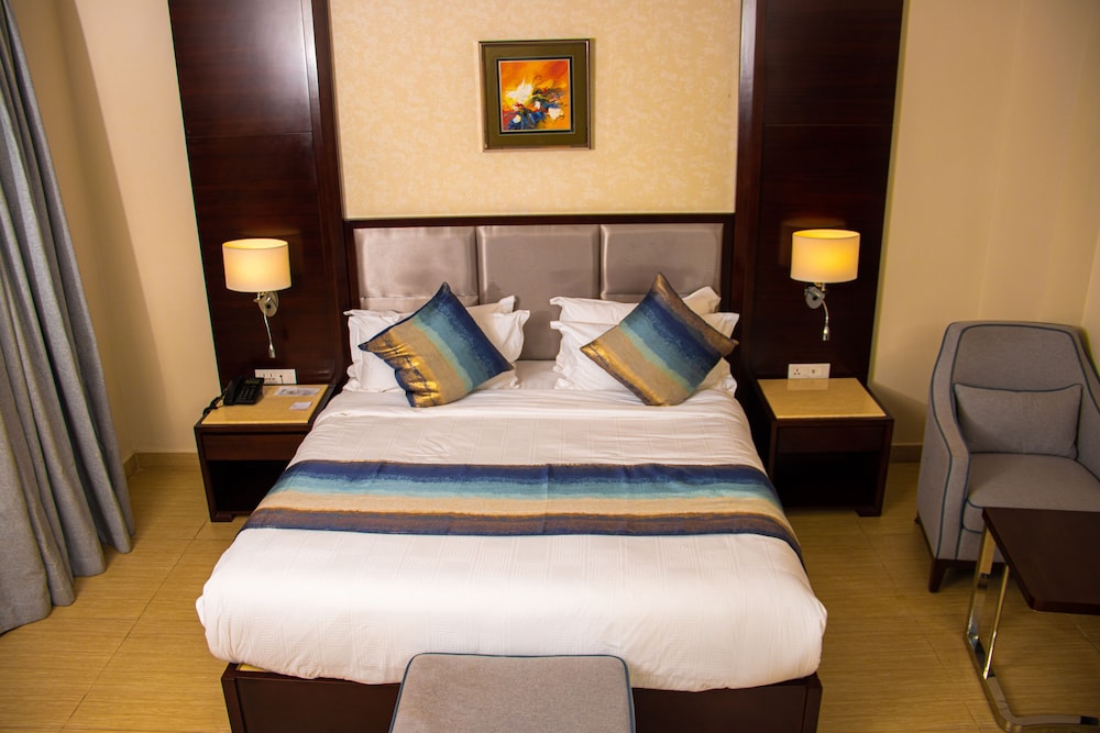 Standard Double Room, 1 Bedroom, Private Bathroom, City View photo 3