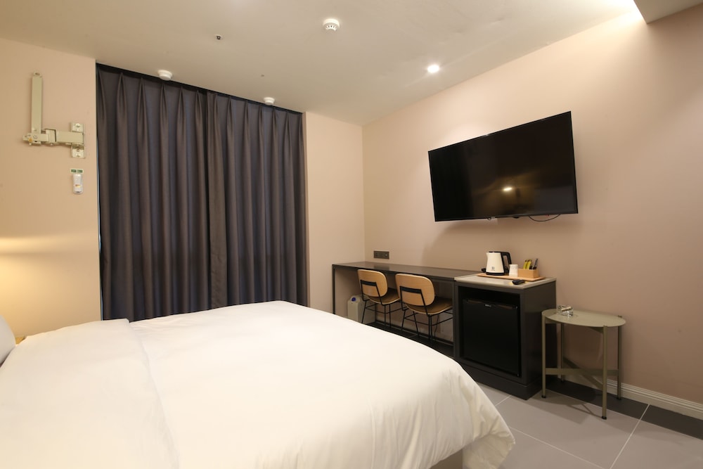 Standard Double Room - Photo 7