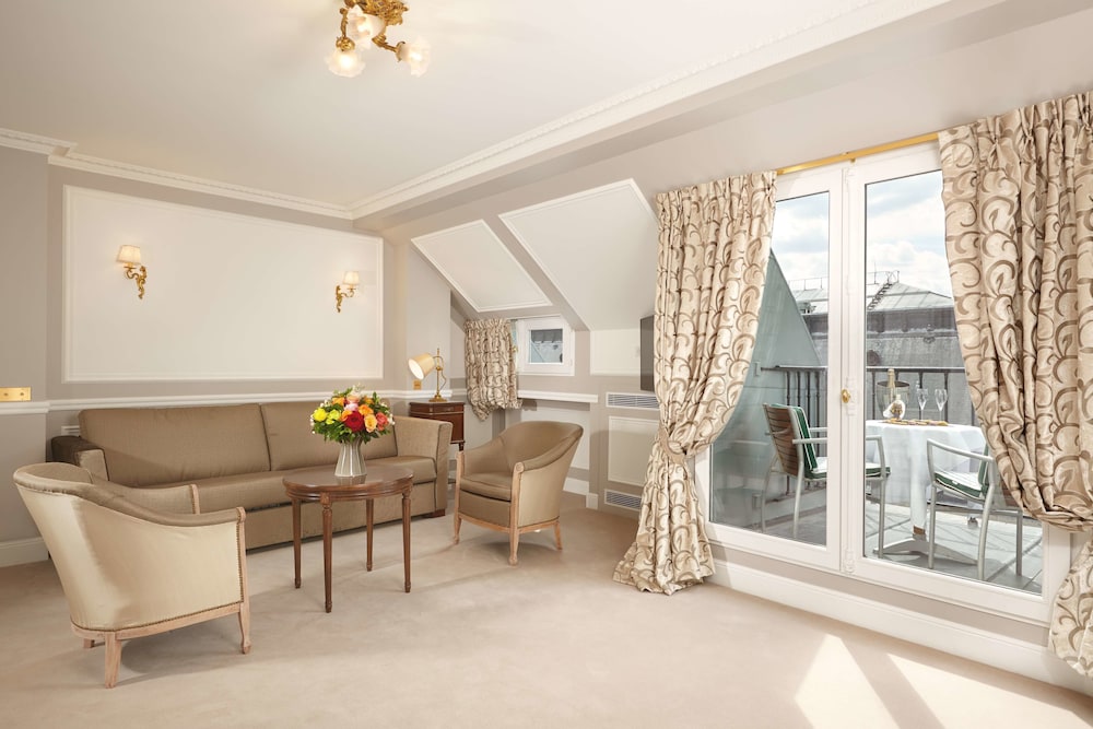 Parisian Suite Parisian Suite