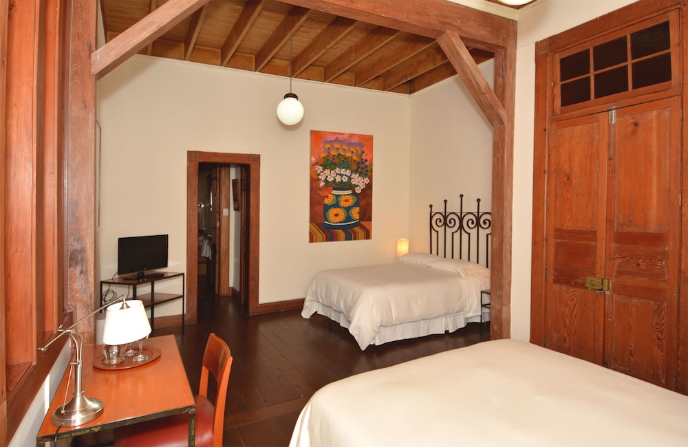 Suite, 2 Double Beds, Courtyard View (Room N-5) photo 1