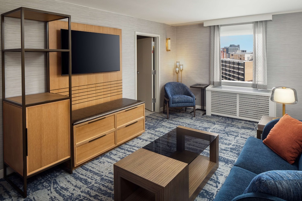 Suite, 1 Bedroom, City View
