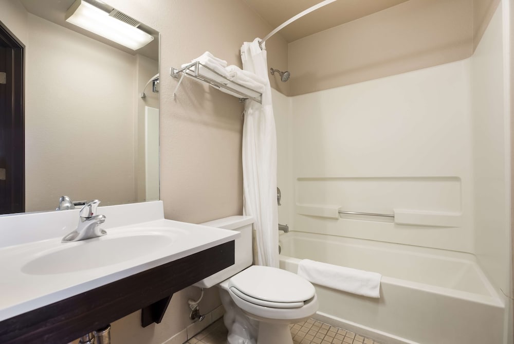 Suite, 2 Queen Beds, Non Smoking - Photo 3