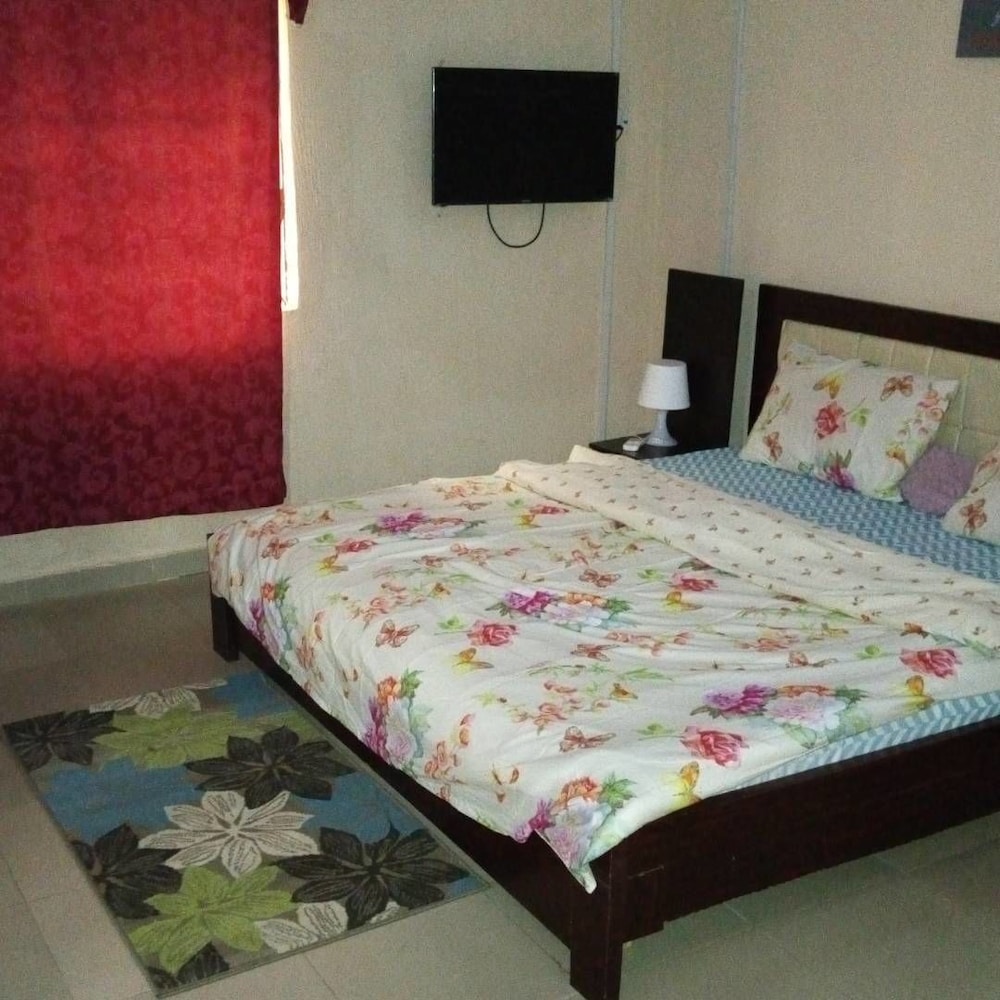 Deluxe Room, 1 King Bed photo 2