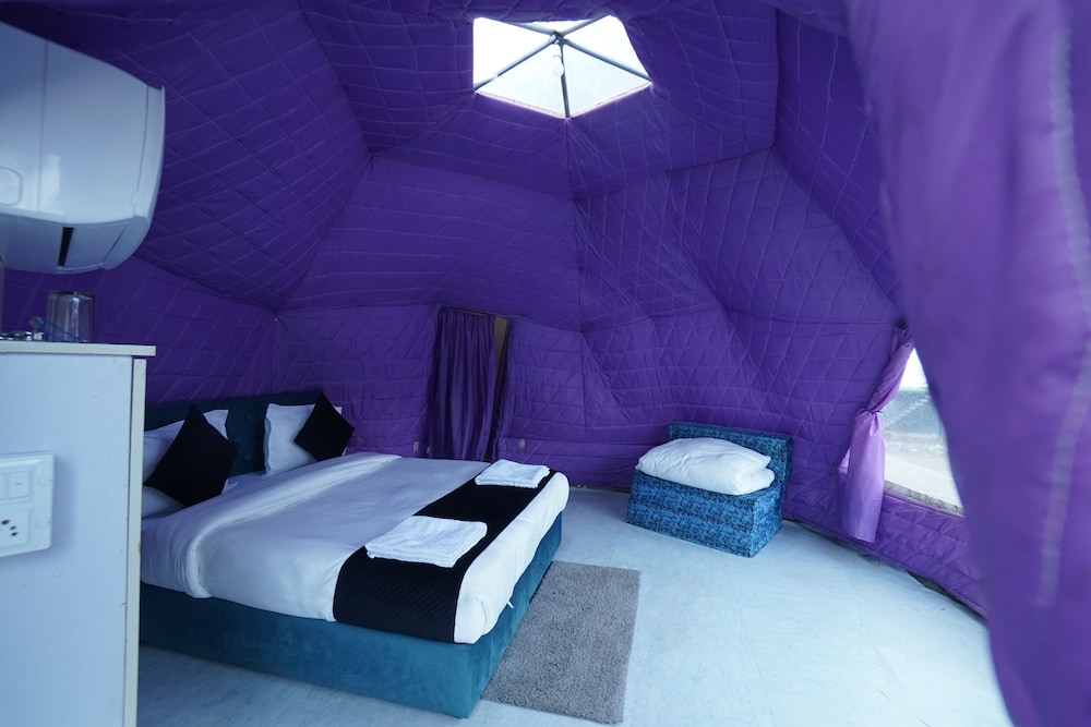 Luxury Single Room, Hill View