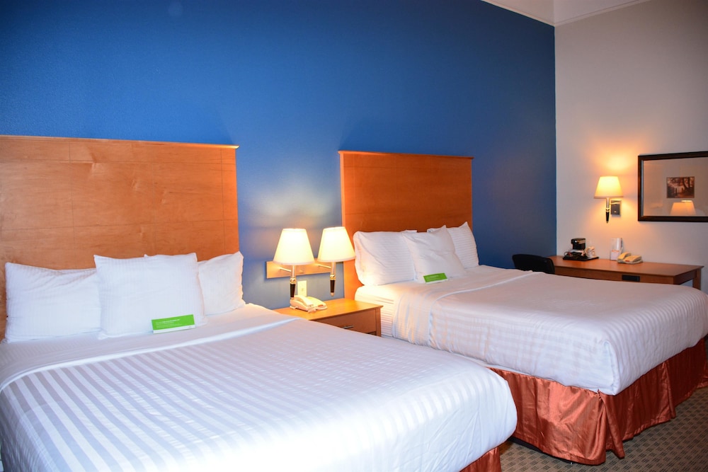 Room, 2 Queen Beds, Accessible, Non Smoking (Roll-In Shower) - Photo 1