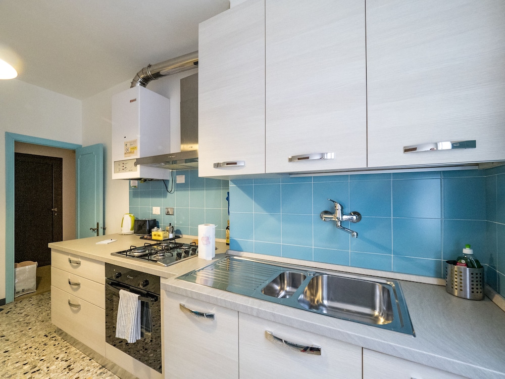 Basic Apartment photo 3