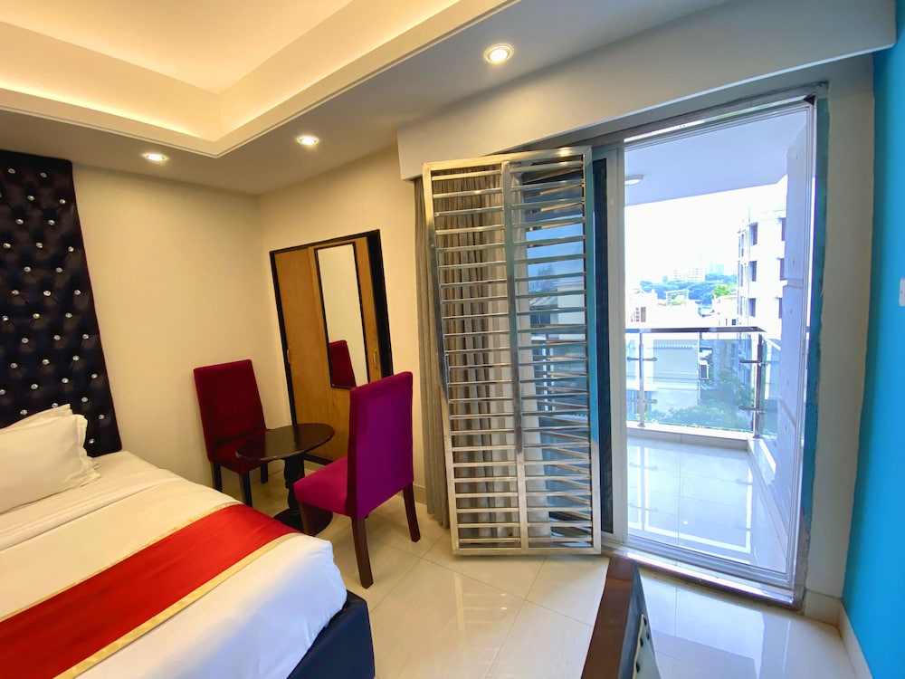 Deluxe Twin Room, City View - Photo 5