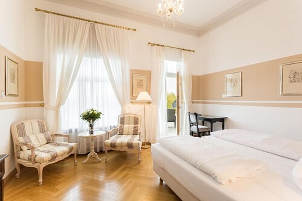 Deluxe Double Room photo 3